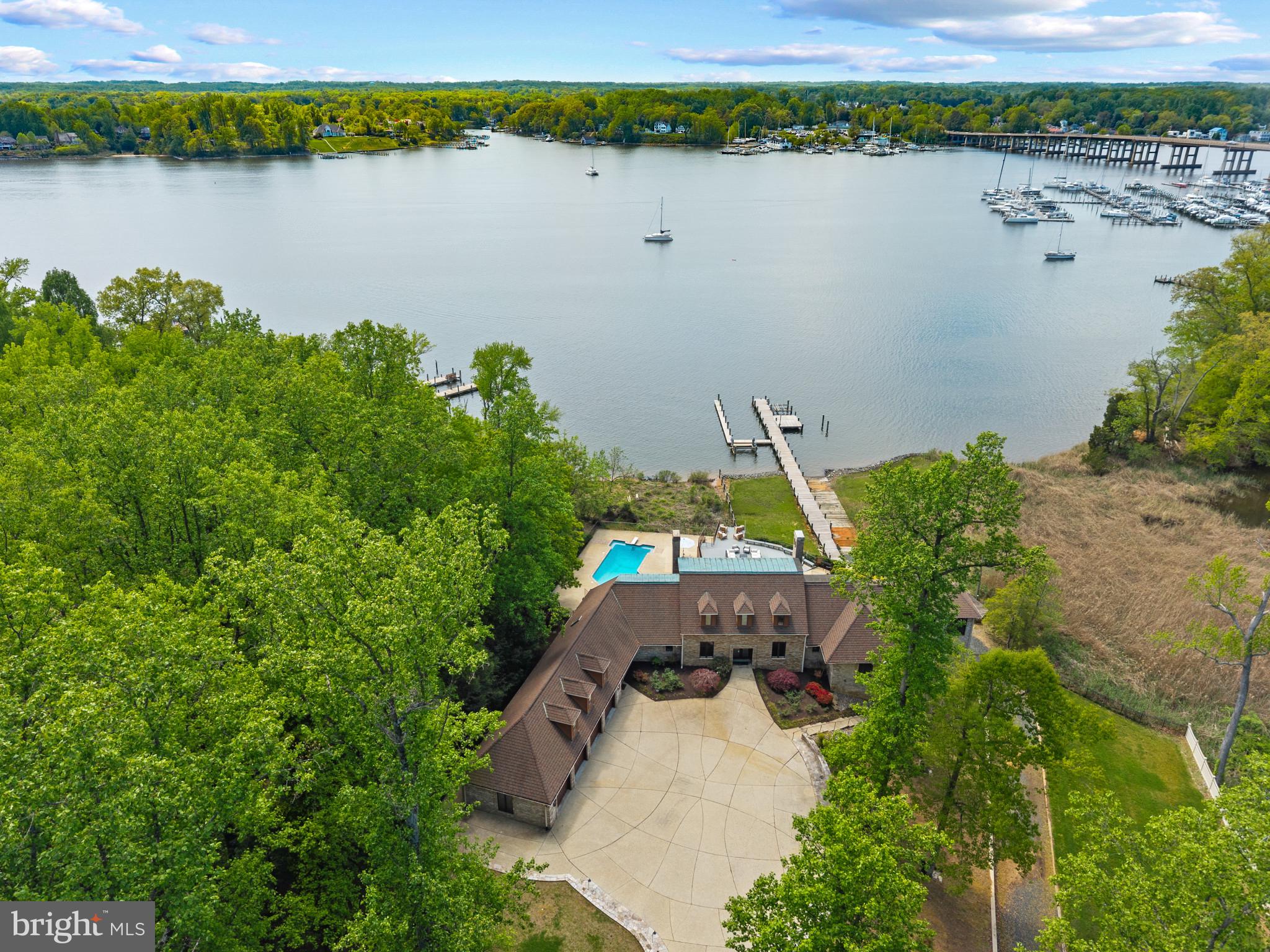 SHADOW POINT - Residential