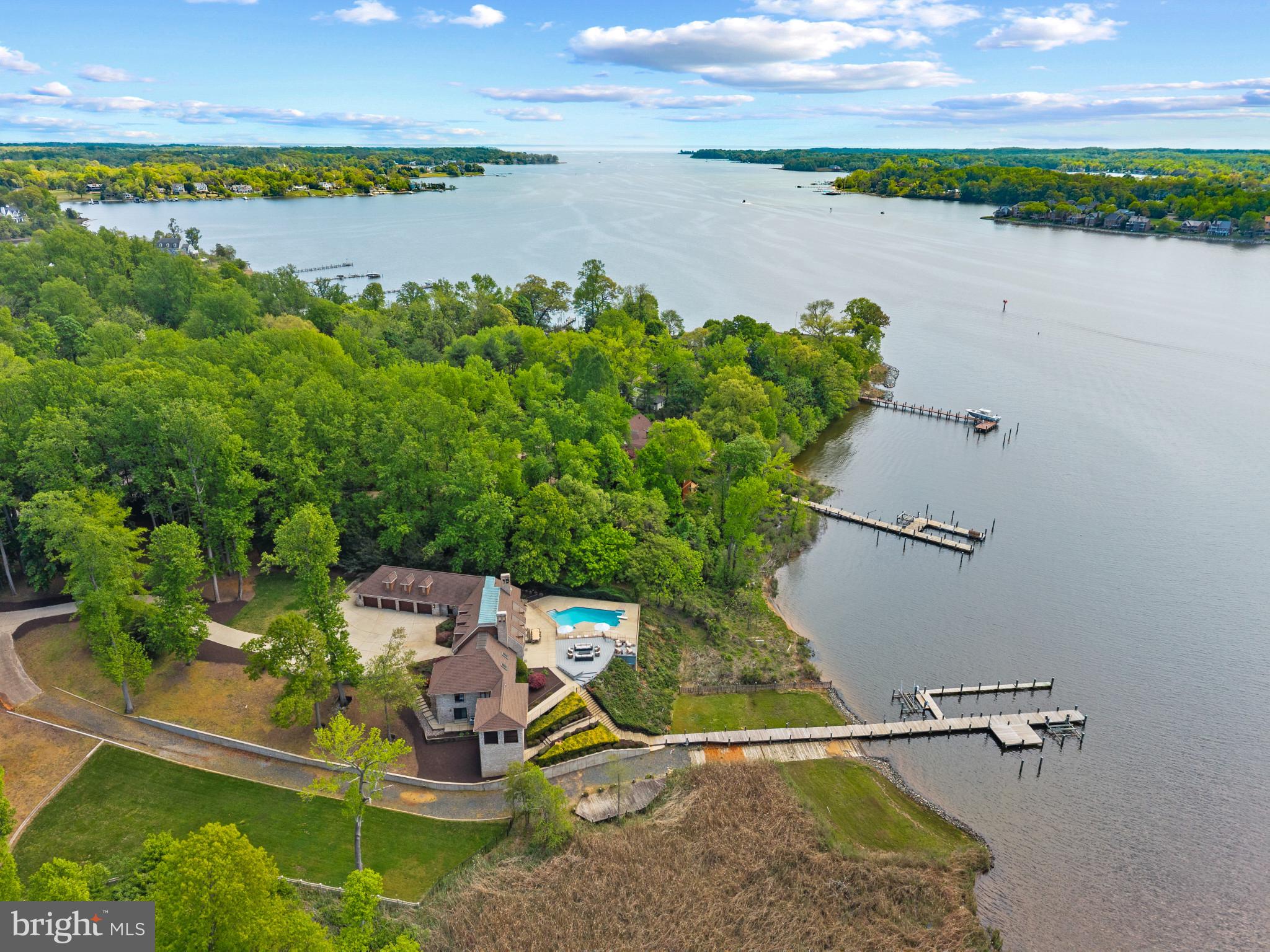 SHADOW POINT - Residential