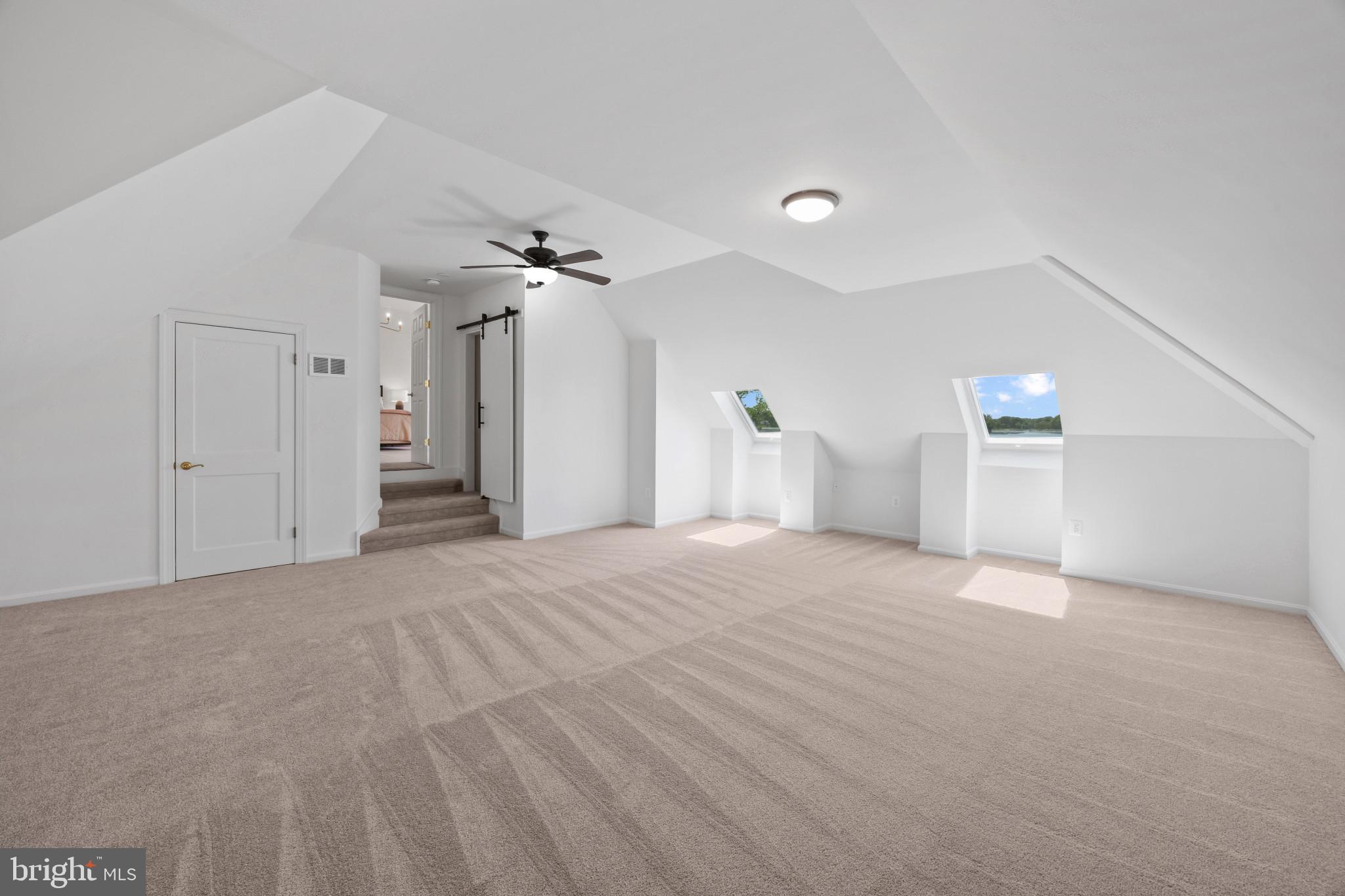 SHADOW POINT - Residential