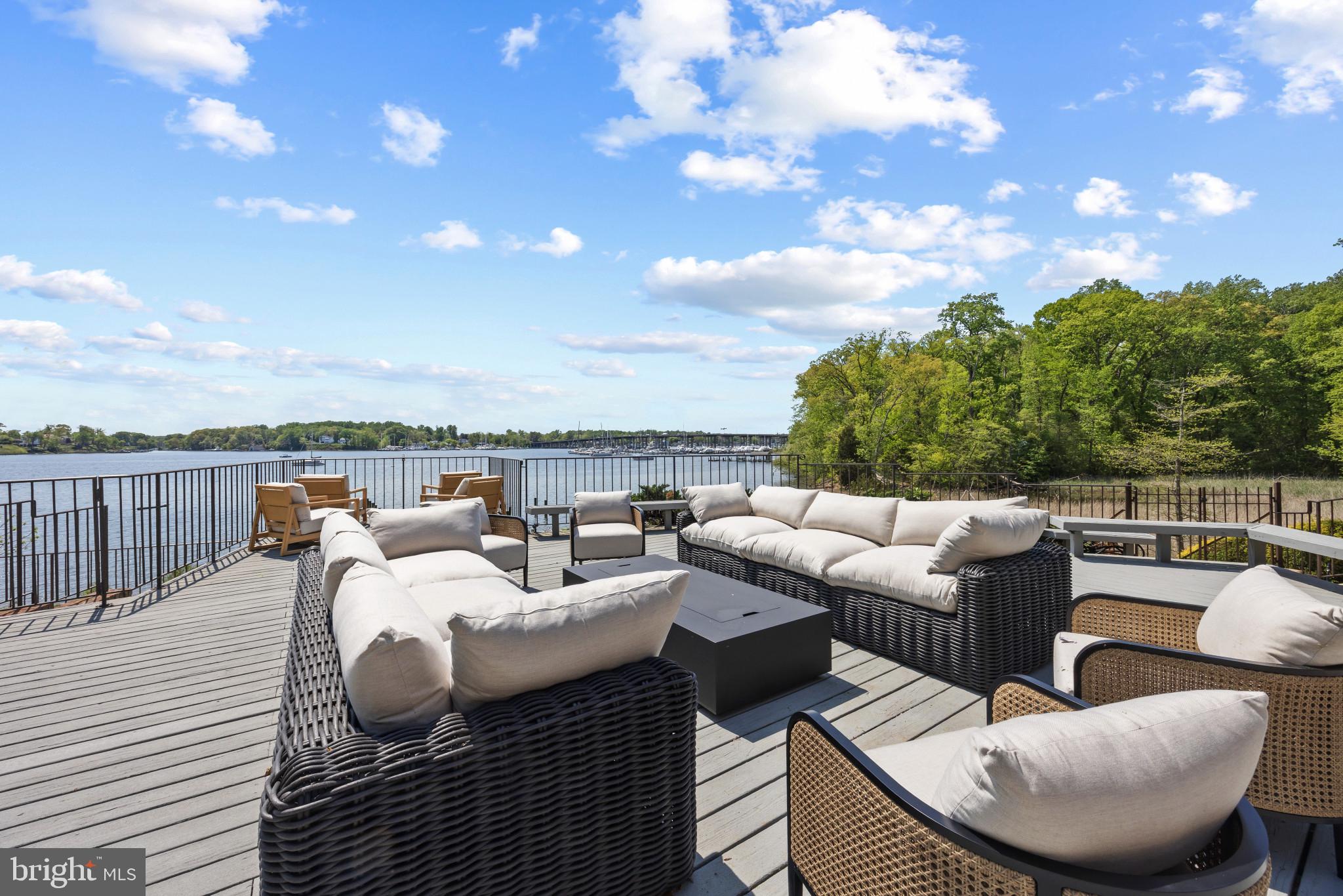 SHADOW POINT - Residential