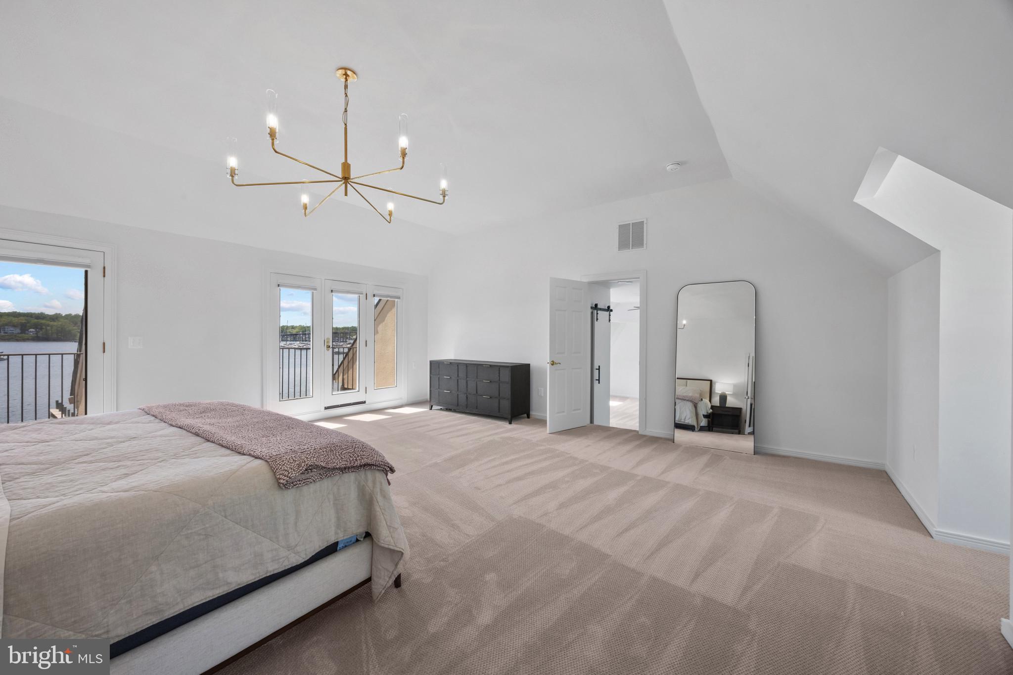 SHADOW POINT - Residential