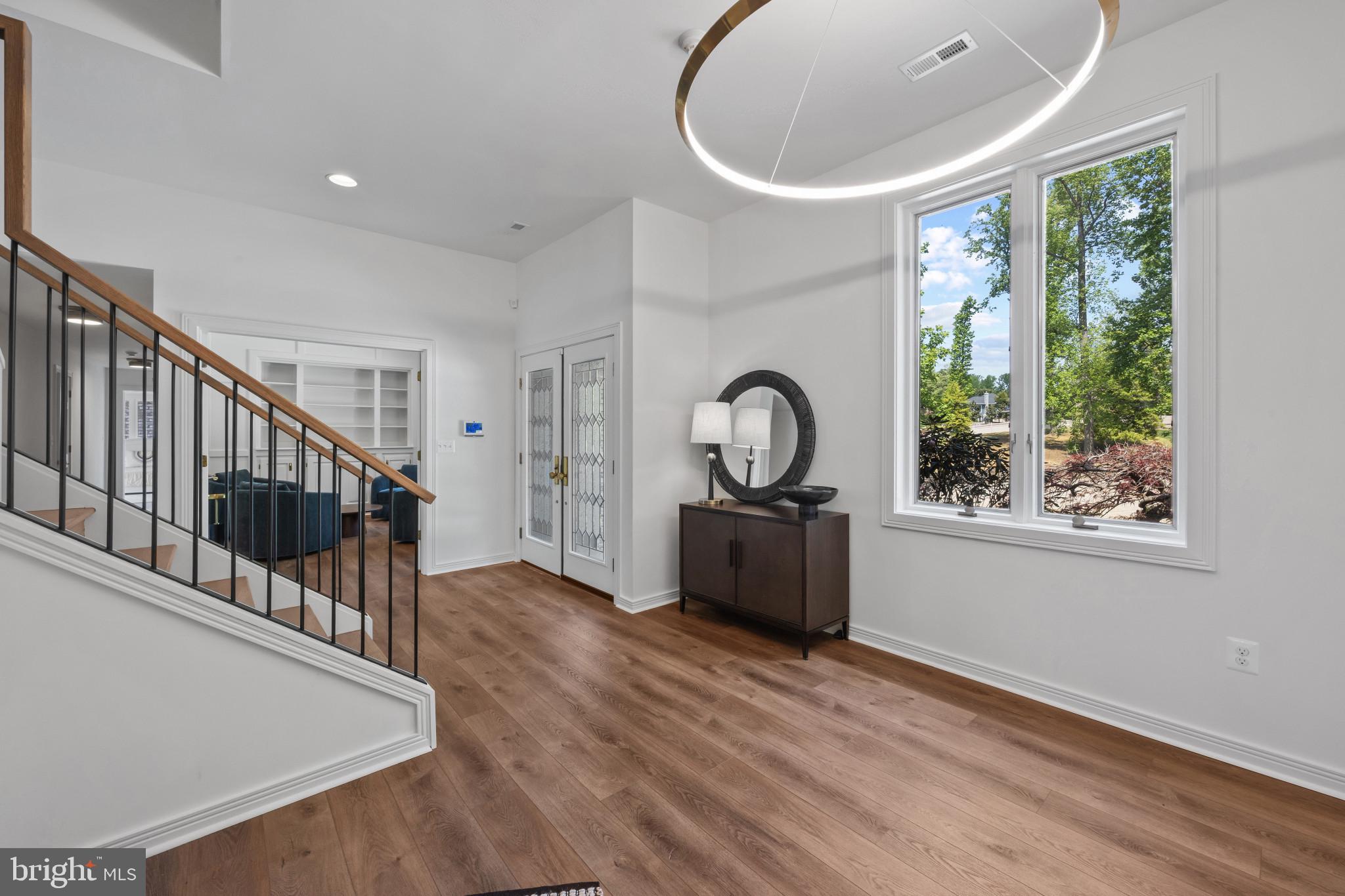 SHADOW POINT - Residential