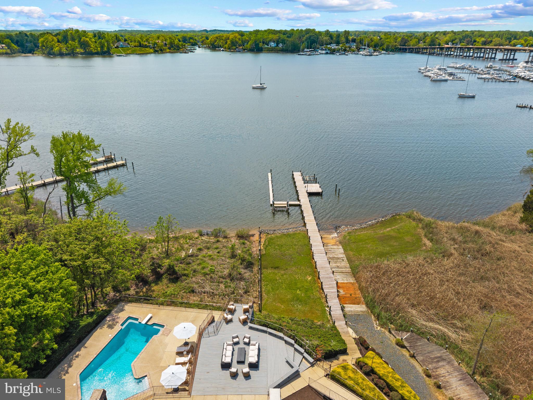 SHADOW POINT - Residential