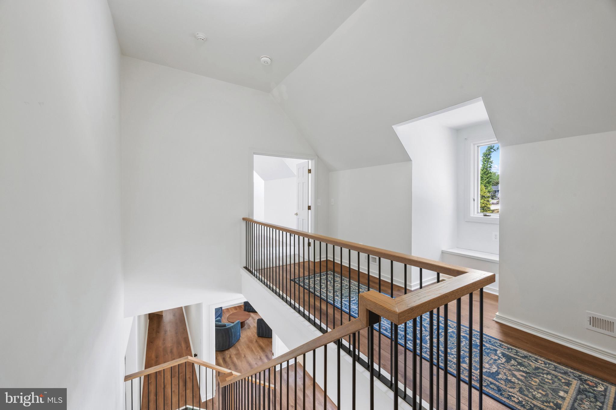 SHADOW POINT - Residential