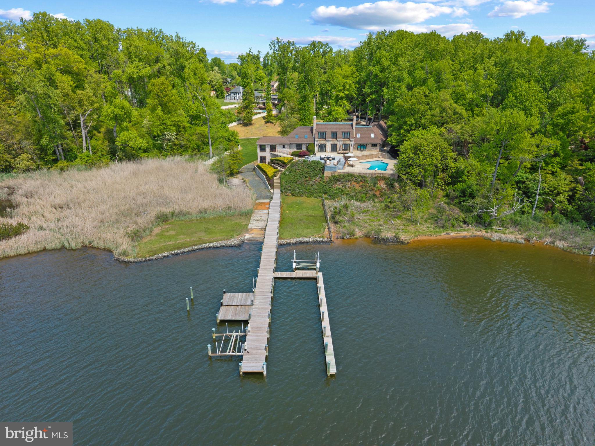 SHADOW POINT - Residential