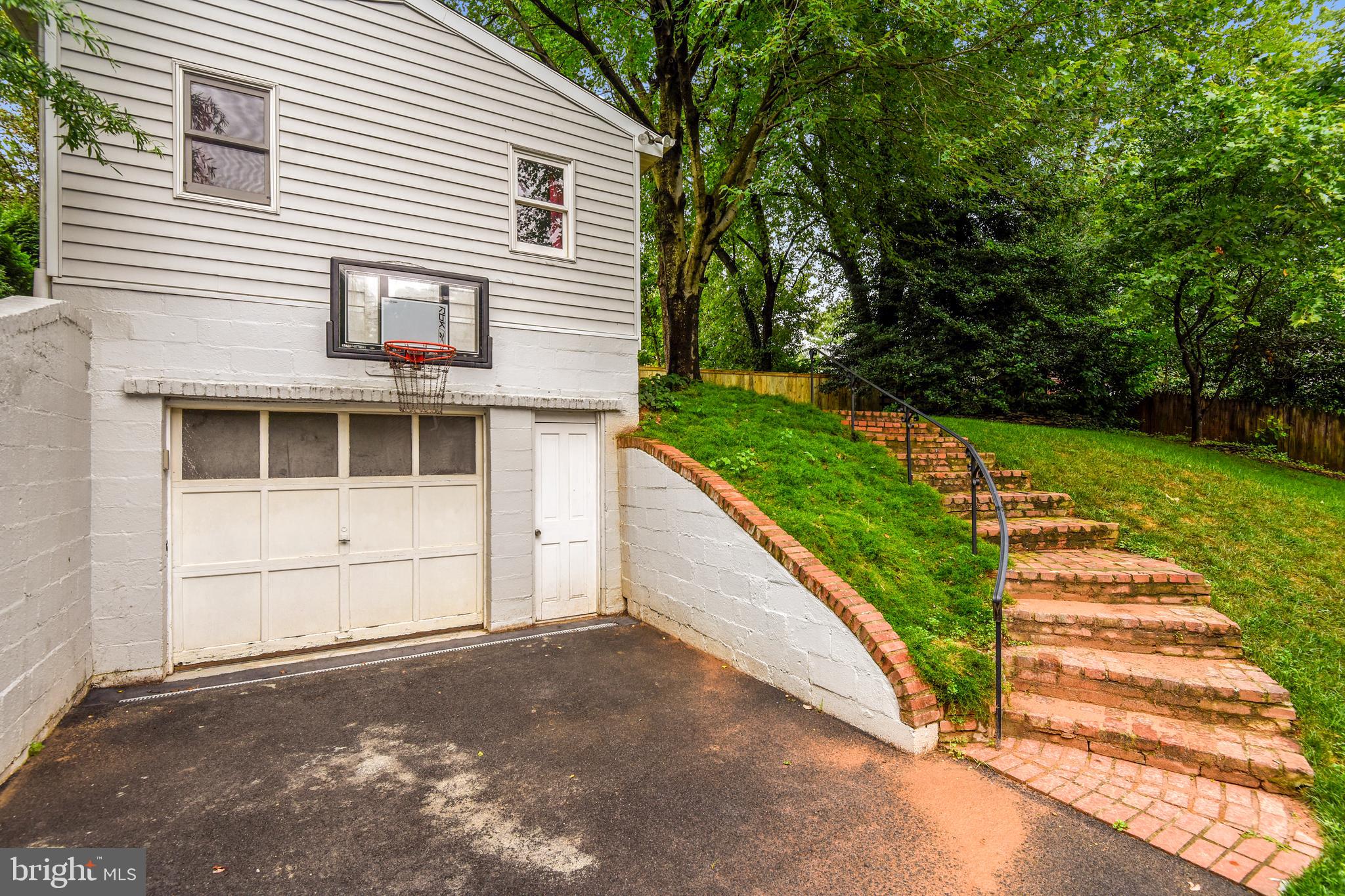 CHESTERBROOK - Residential Lease