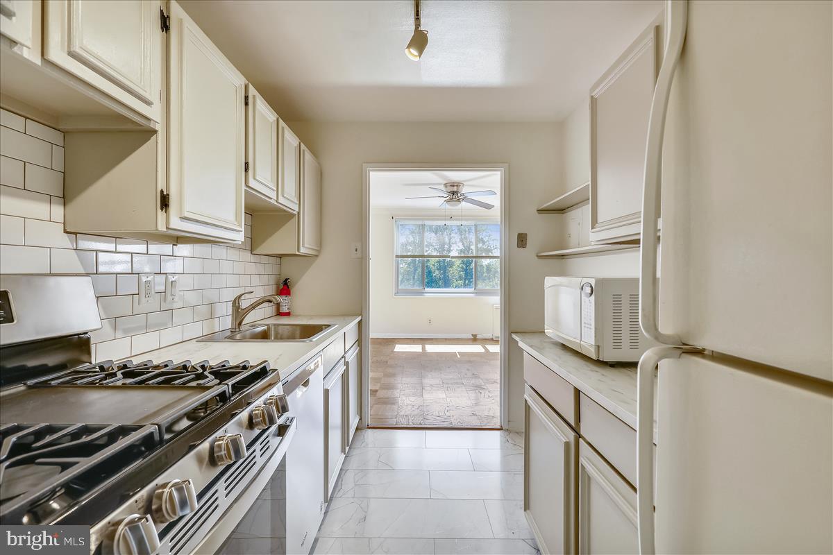 PARK SUTTON CODM - Residential Lease