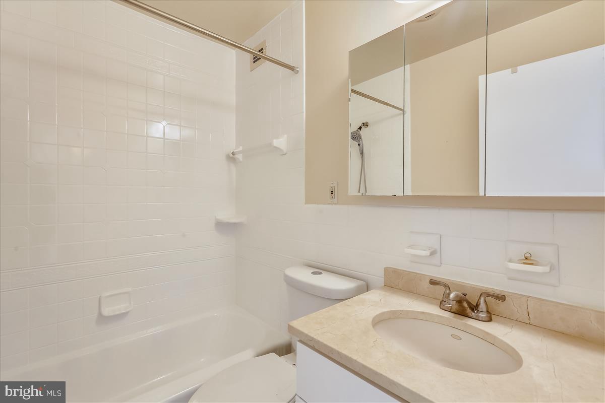 PARK SUTTON CODM - Residential Lease