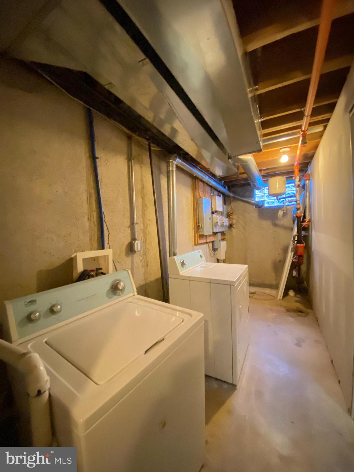 TEMPLE UNIVERSITY - Residential Lease