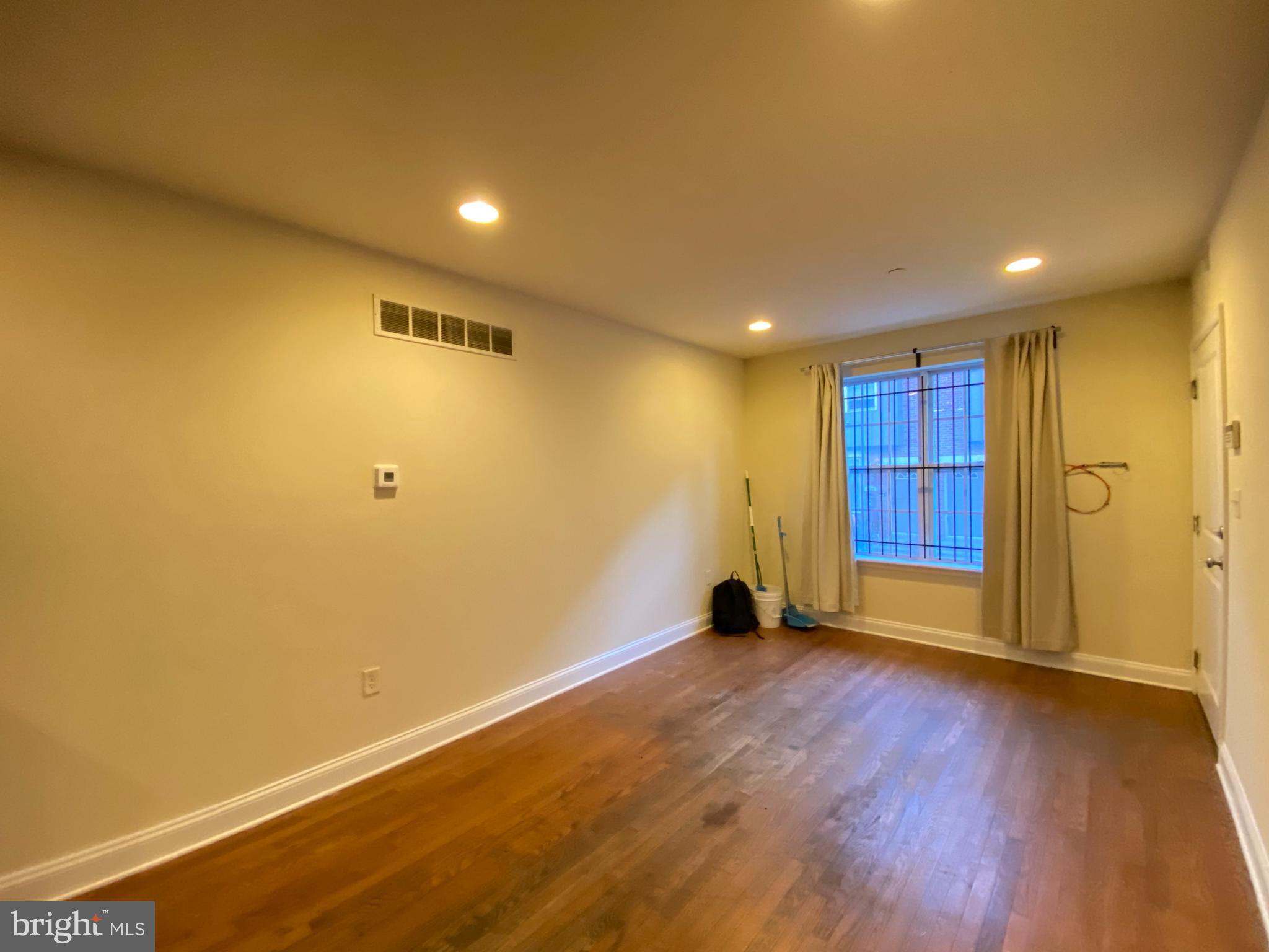 TEMPLE UNIVERSITY - Residential Lease