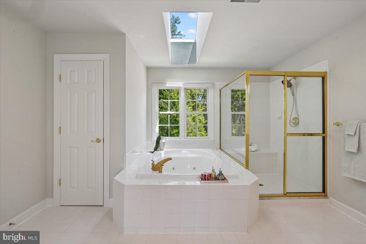 WILLOWS OF POTOMAC - Residential