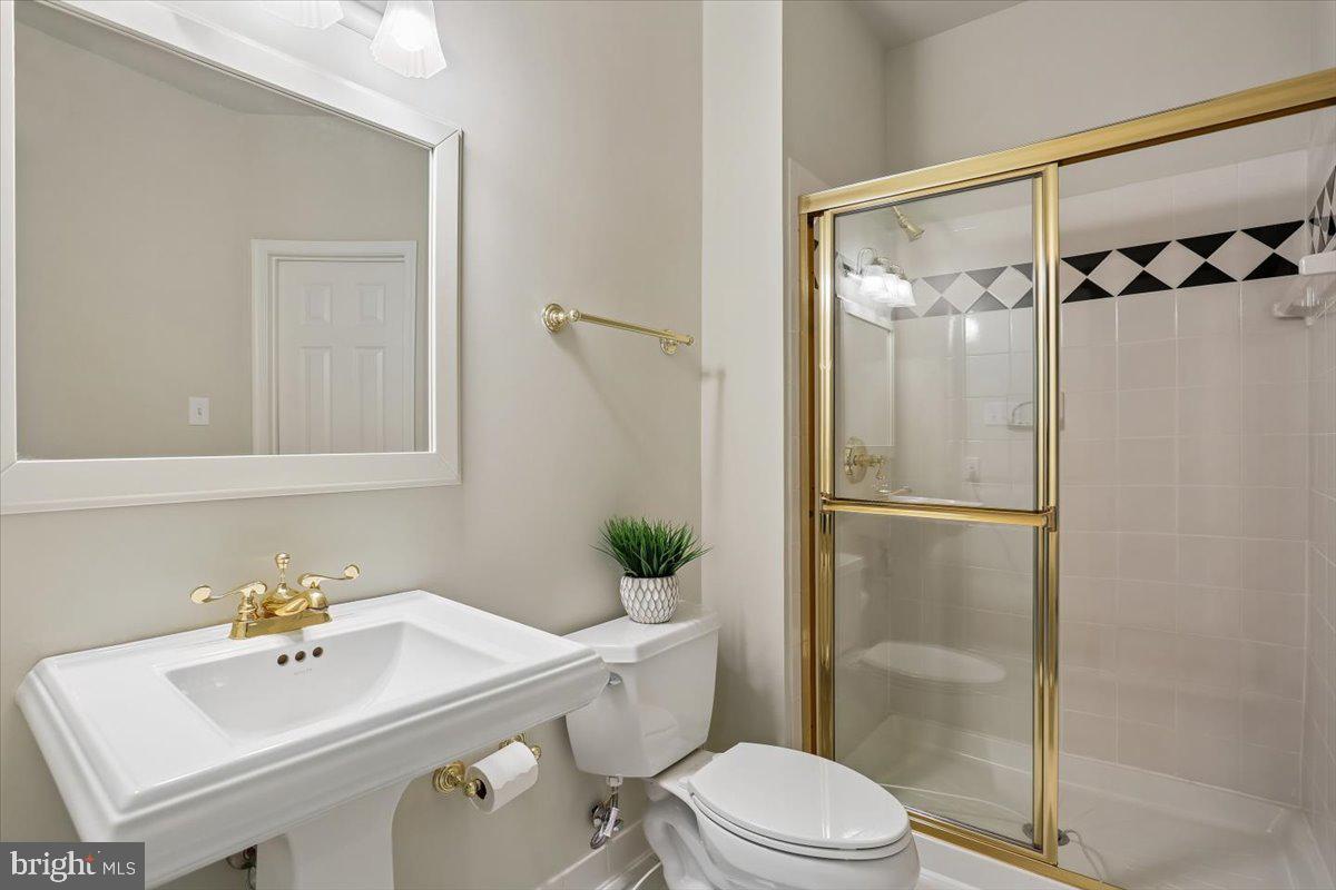 WILLOWS OF POTOMAC - Residential