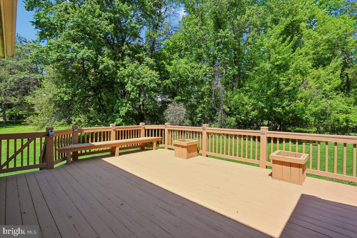 WILLOWS OF POTOMAC - Residential