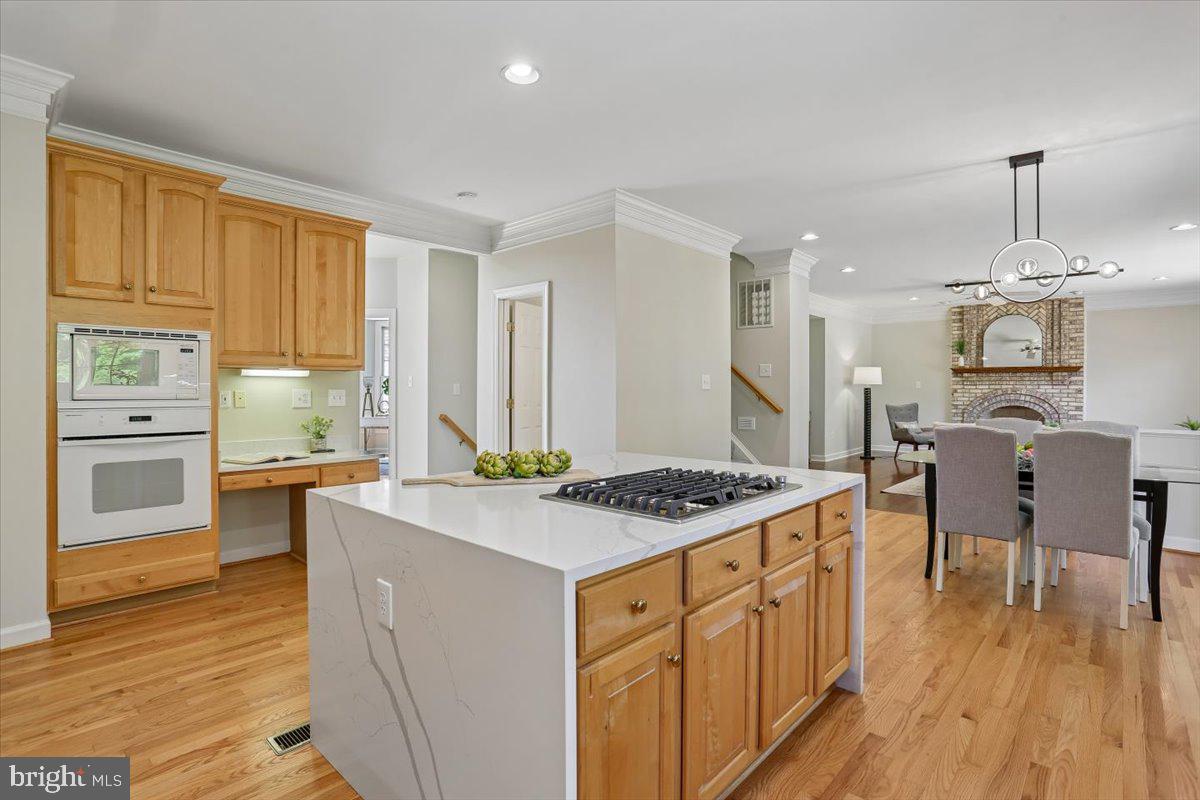 WILLOWS OF POTOMAC - Residential