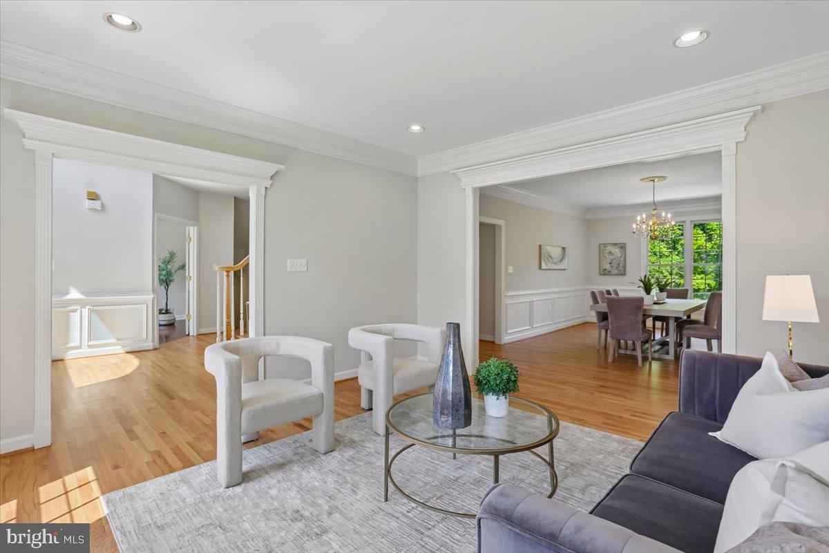 WILLOWS OF POTOMAC - Residential