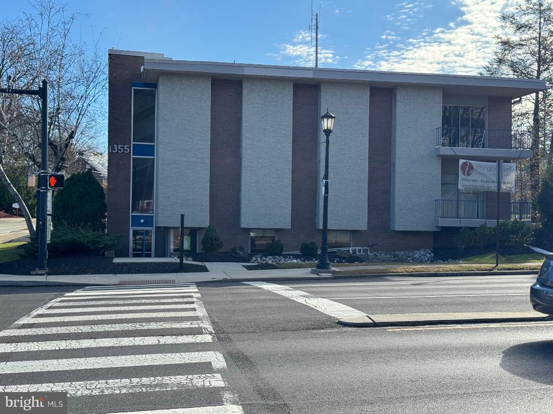 ABINGTON - Commercial Lease