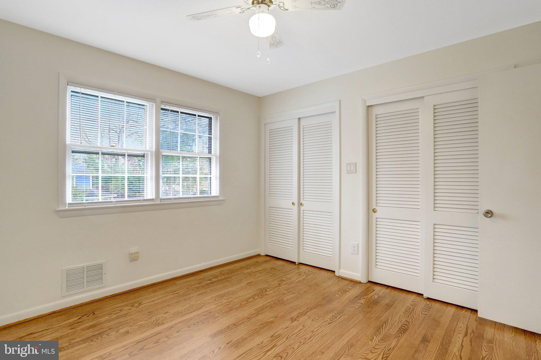 COUNTRY CLUB HILLS - Residential