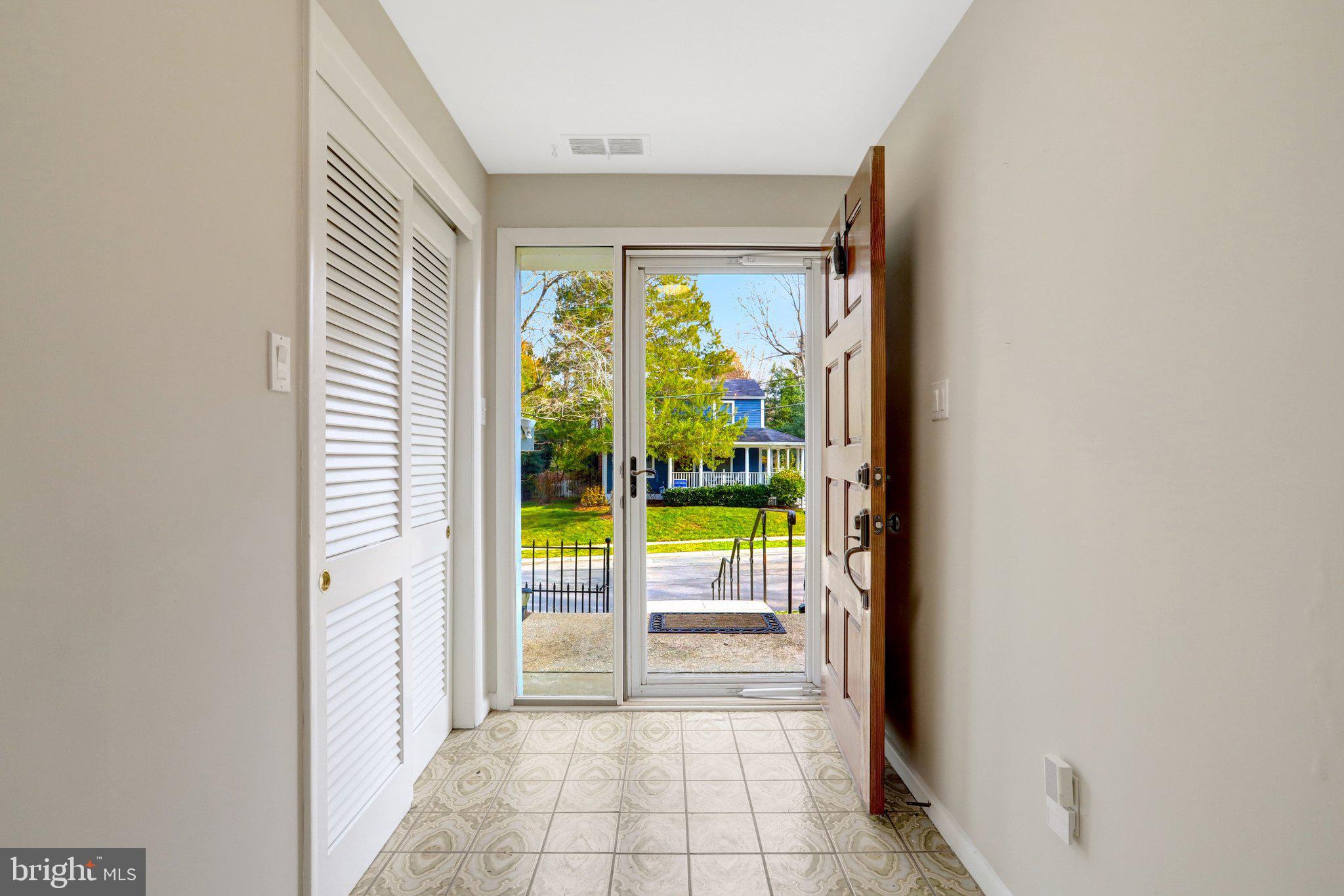 COUNTRY CLUB HILLS - Residential