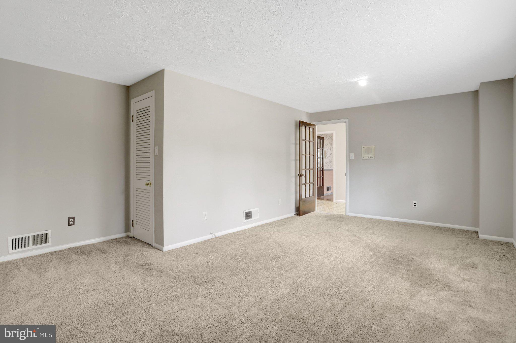 COUNTRY CLUB HILLS - Residential