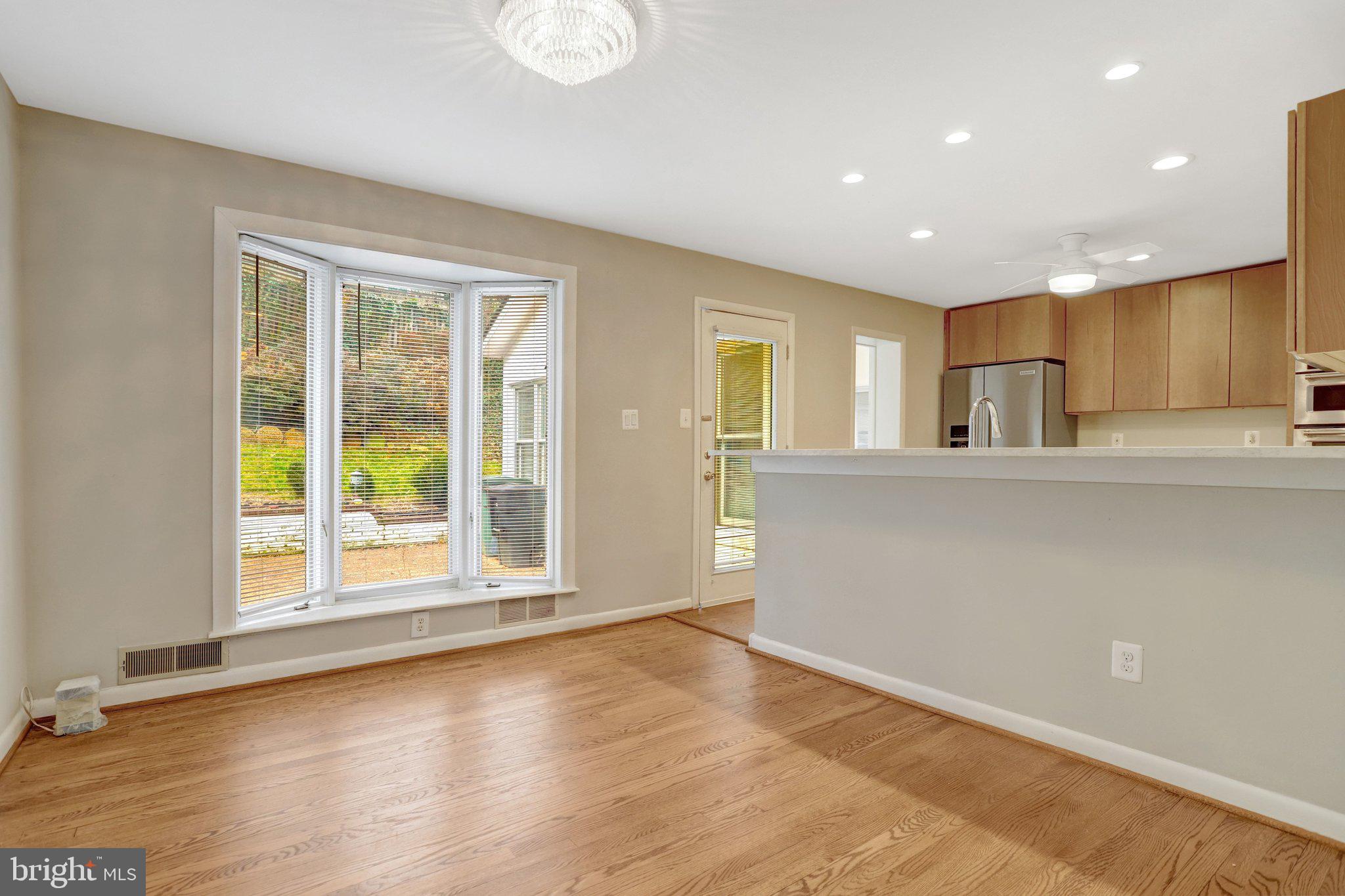 COUNTRY CLUB HILLS - Residential