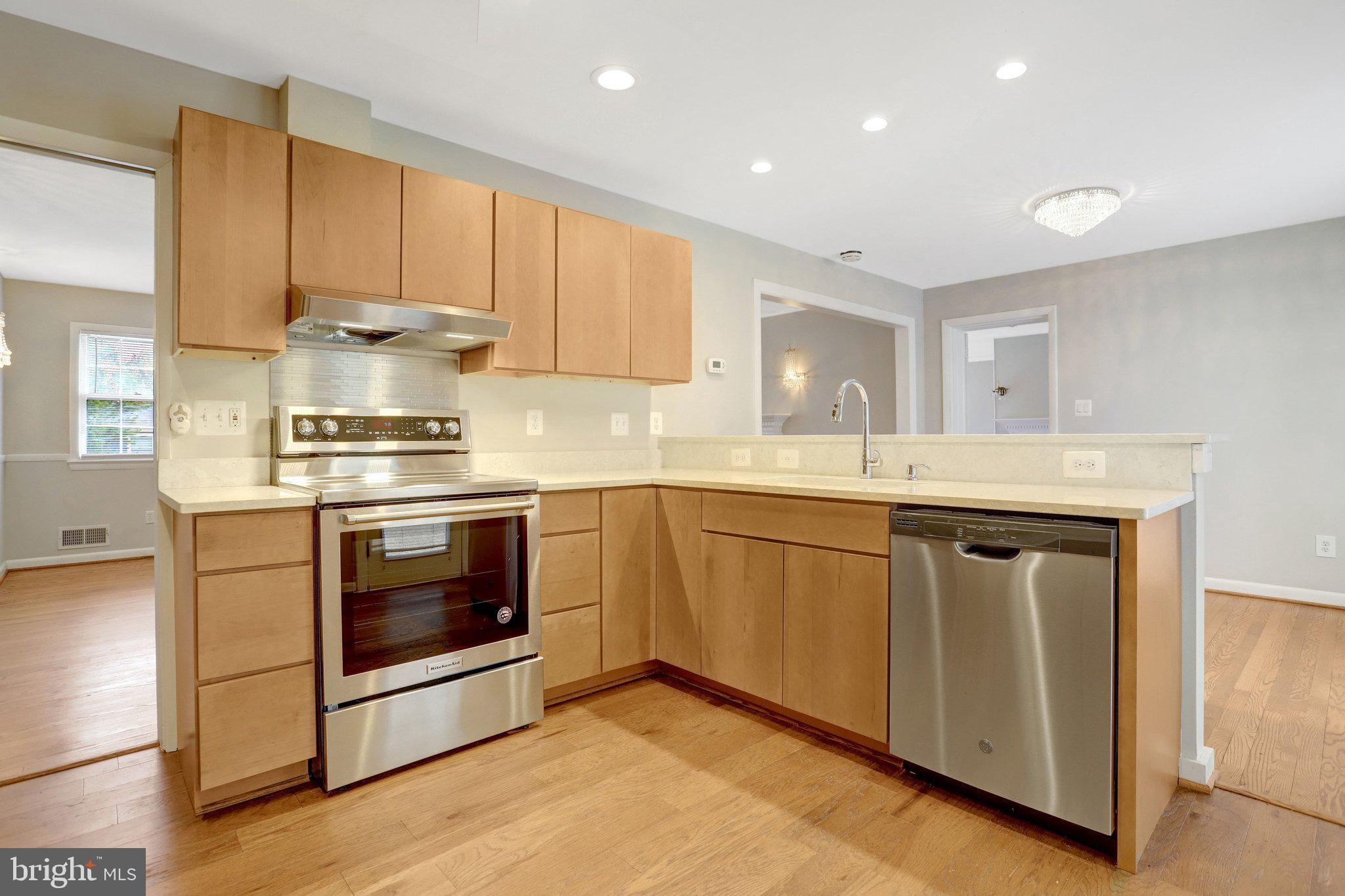 COUNTRY CLUB HILLS - Residential