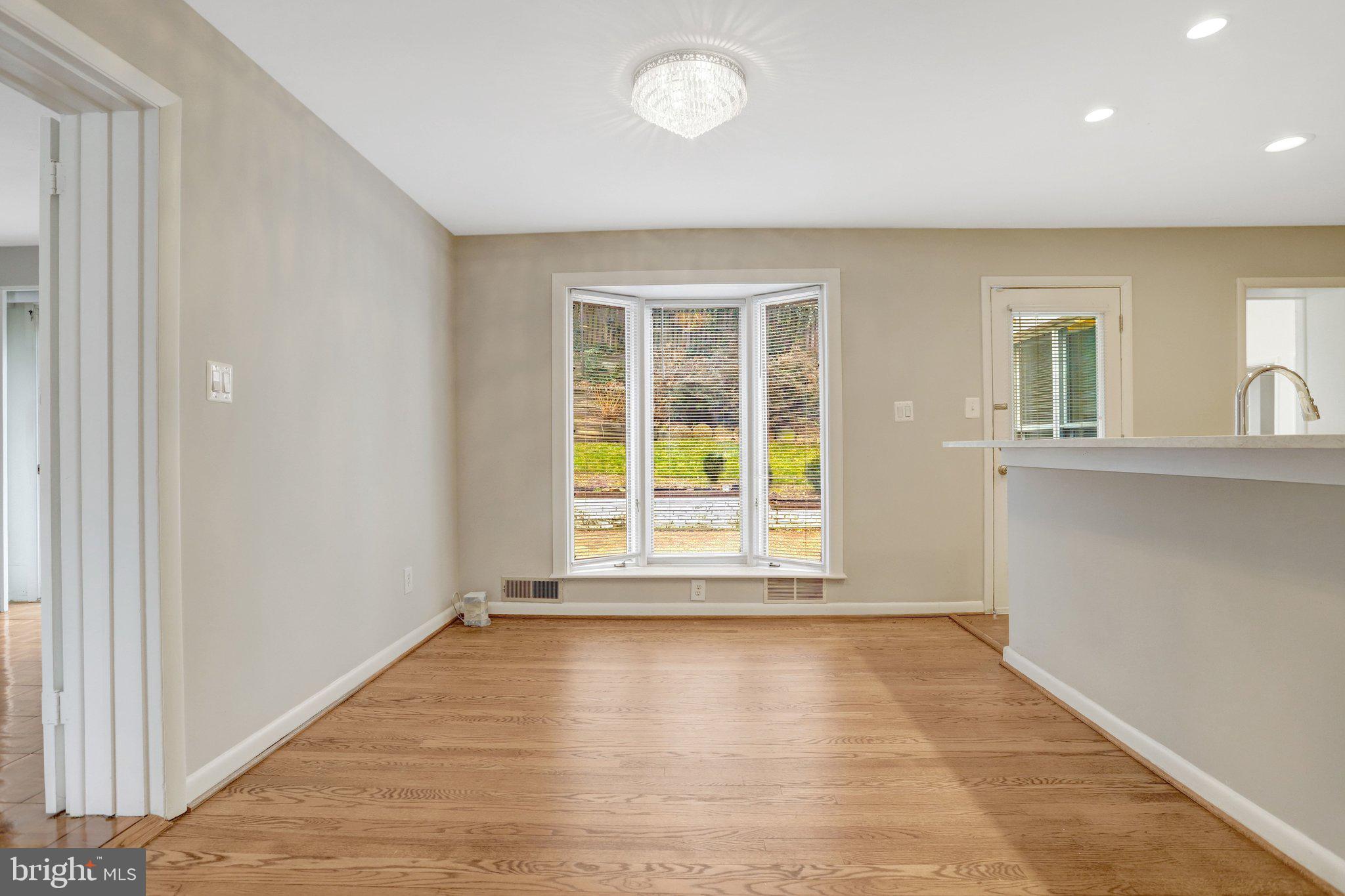 COUNTRY CLUB HILLS - Residential