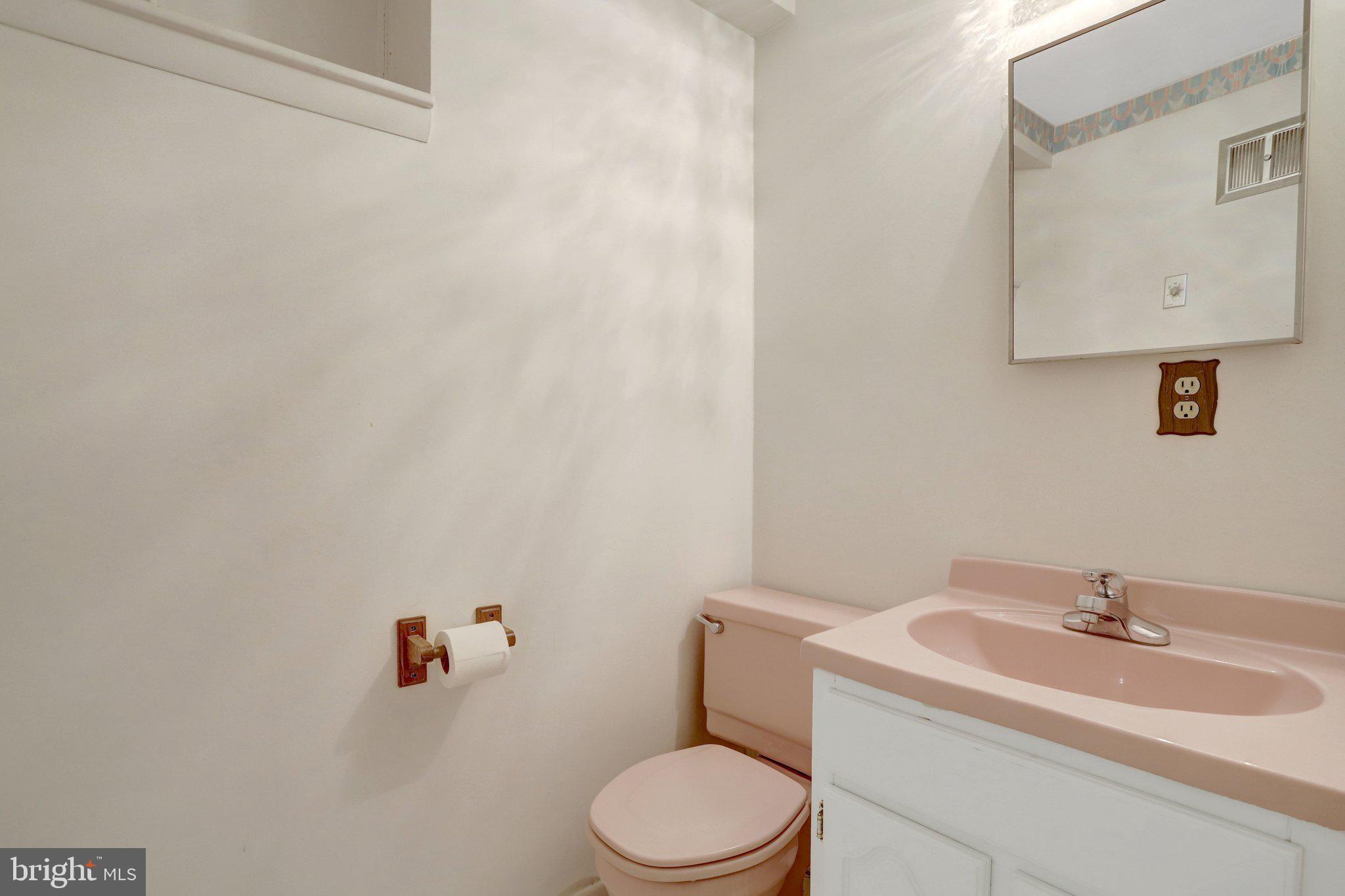 COUNTRY CLUB HILLS - Residential