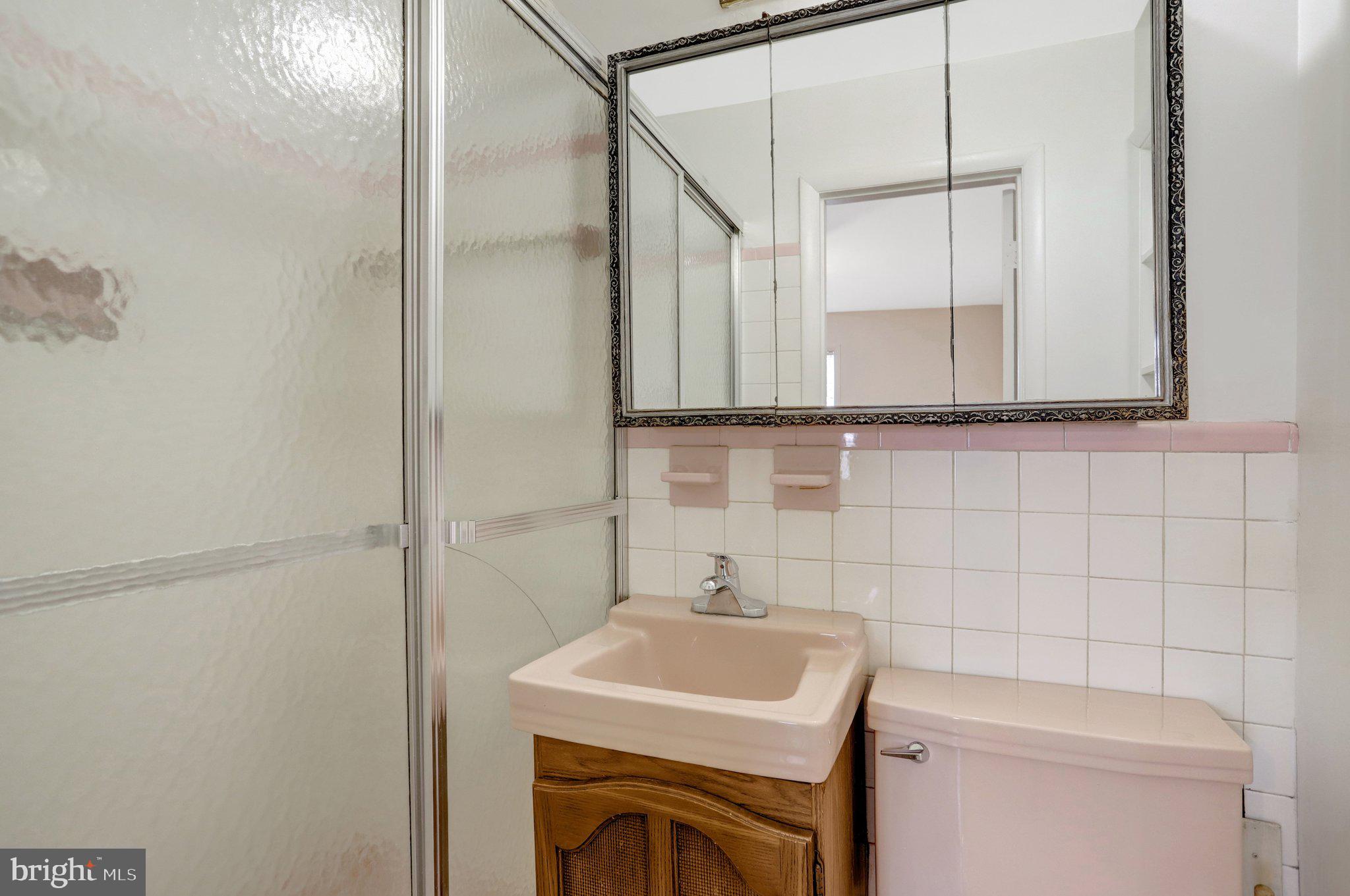 COUNTRY CLUB HILLS - Residential