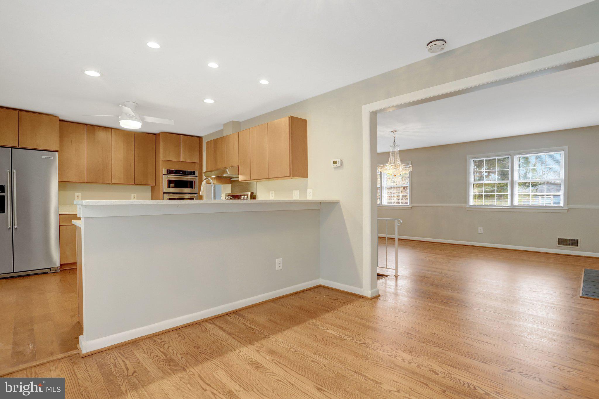 COUNTRY CLUB HILLS - Residential