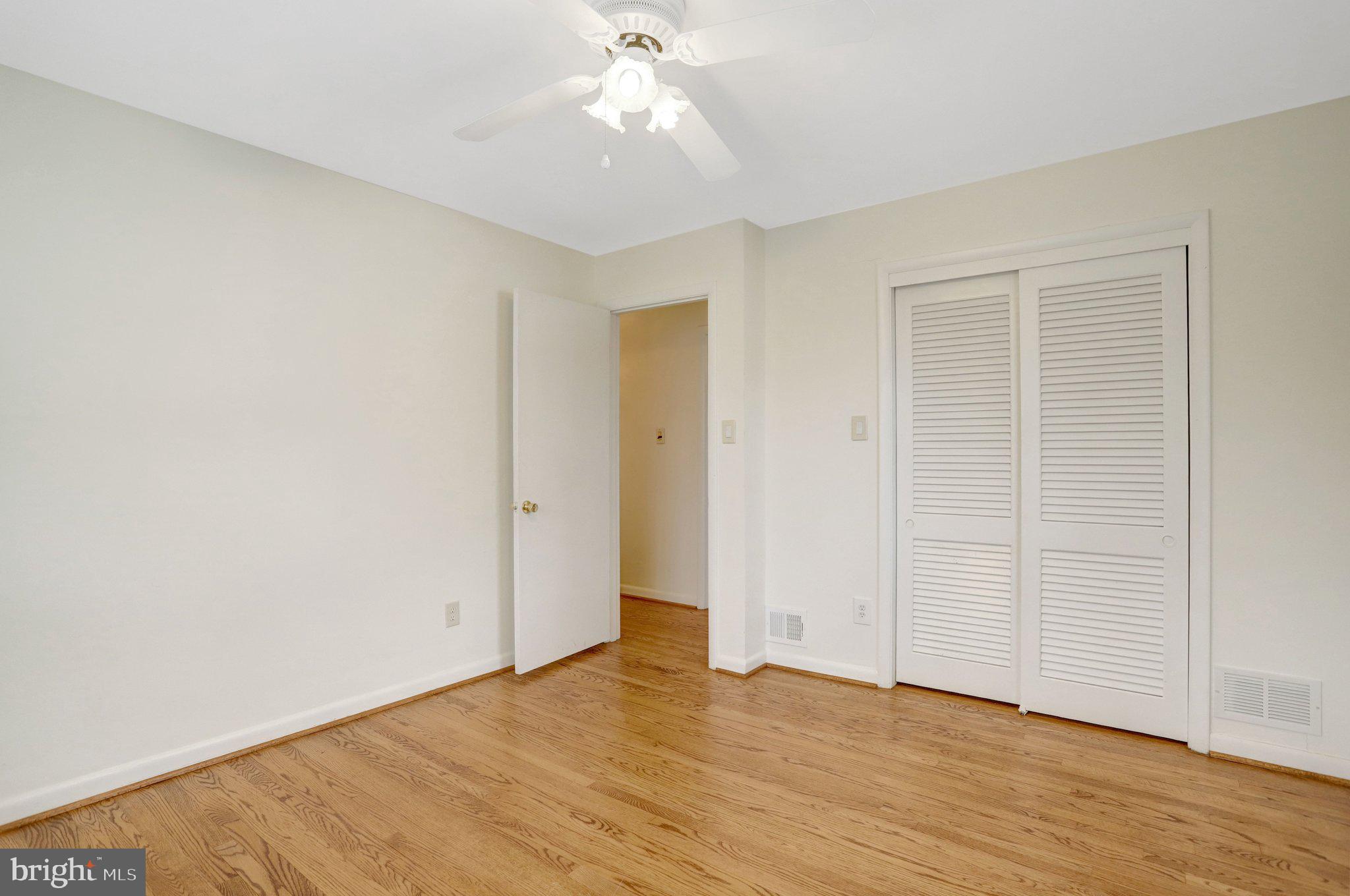 COUNTRY CLUB HILLS - Residential