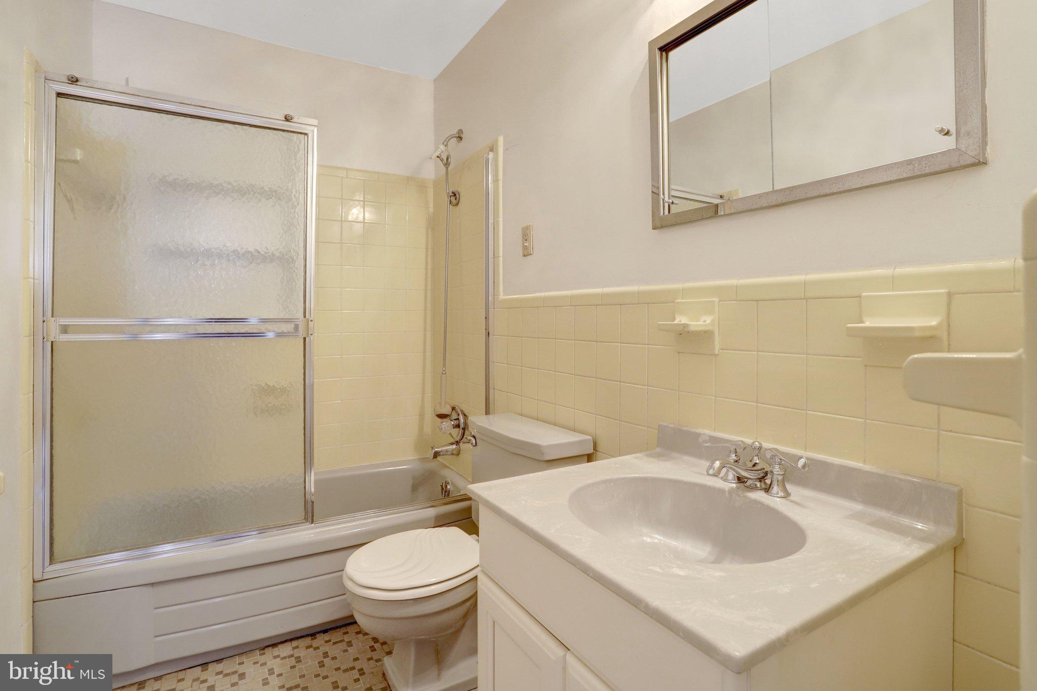 COUNTRY CLUB HILLS - Residential