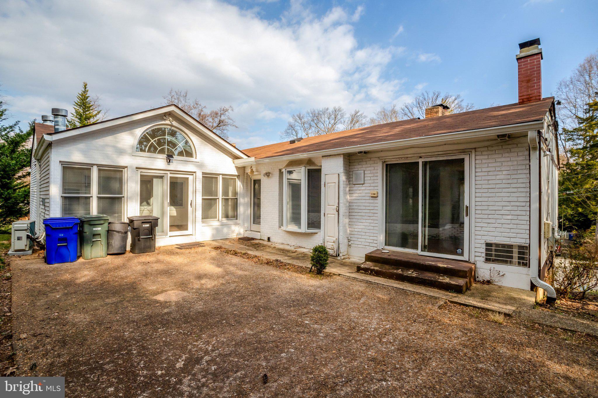 COUNTRY CLUB HILLS - Residential