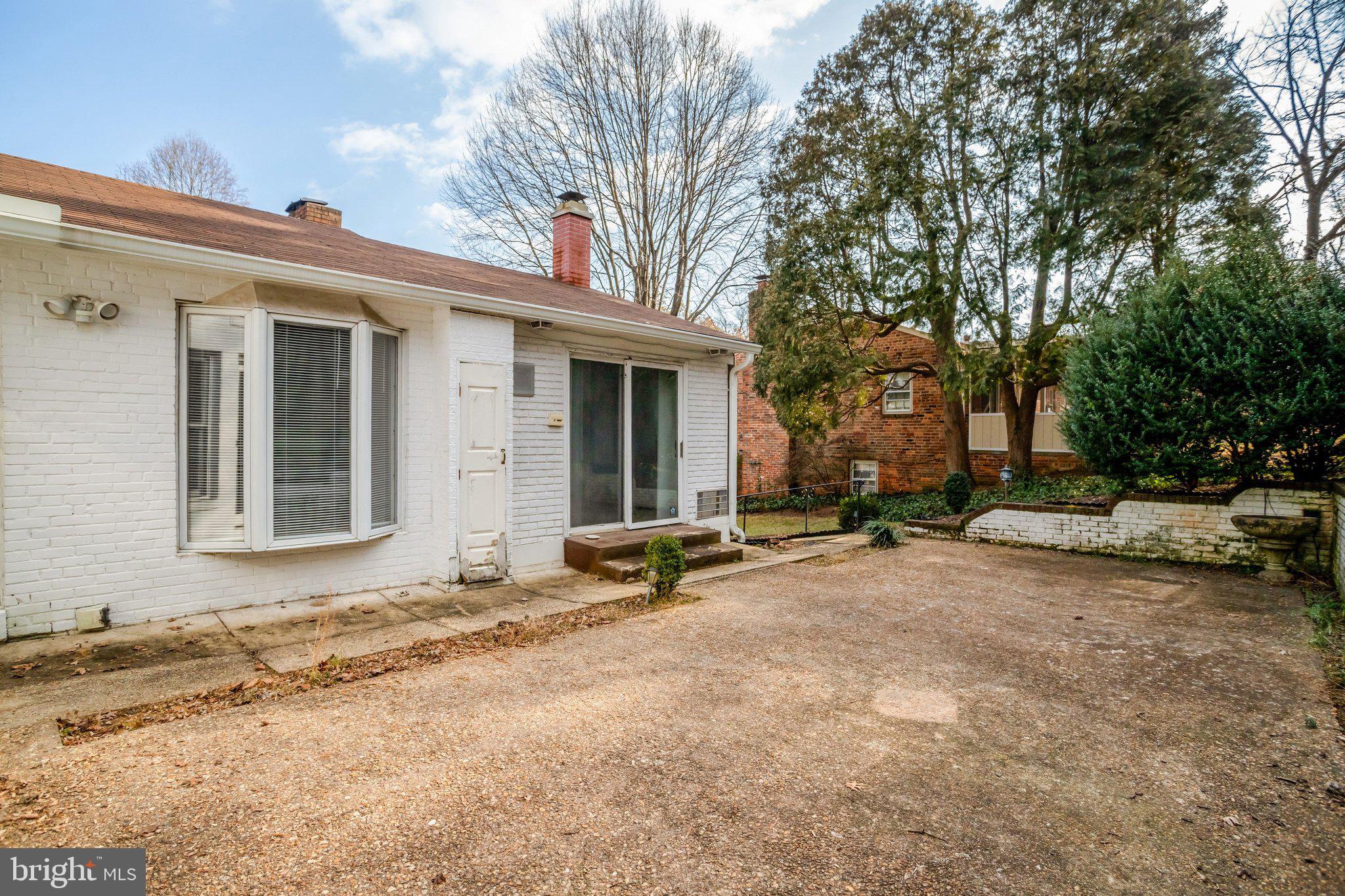 COUNTRY CLUB HILLS - Residential