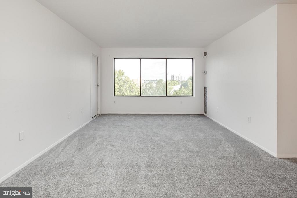 SENTINEL OF LANDMARK - Residential Lease