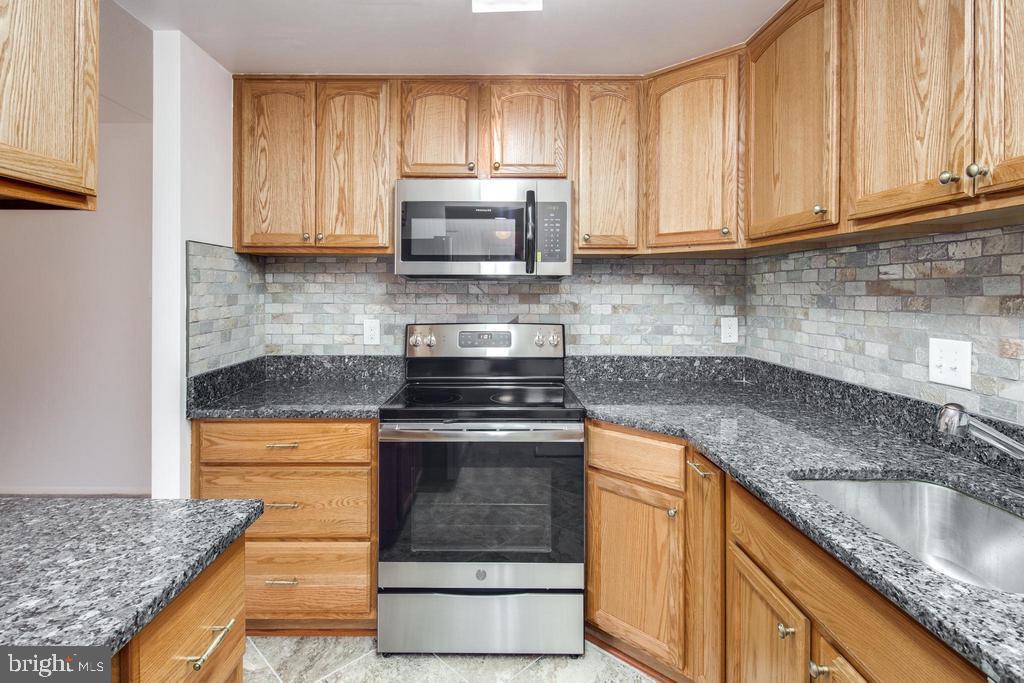 SENTINEL OF LANDMARK - Residential Lease