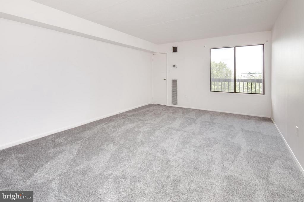 SENTINEL OF LANDMARK - Residential Lease