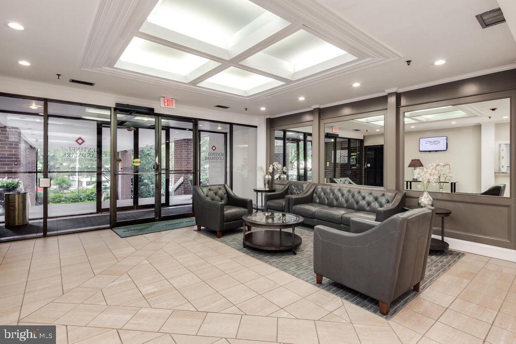 SENTINEL OF LANDMARK - Residential Lease