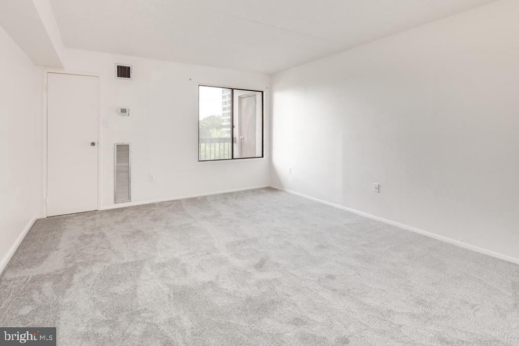 SENTINEL OF LANDMARK - Residential Lease