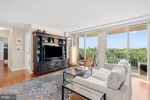 Photo of 501 Slaters Lane #611, ALEXANDRIA, VA 22314 (MLS # VAAX2065738)