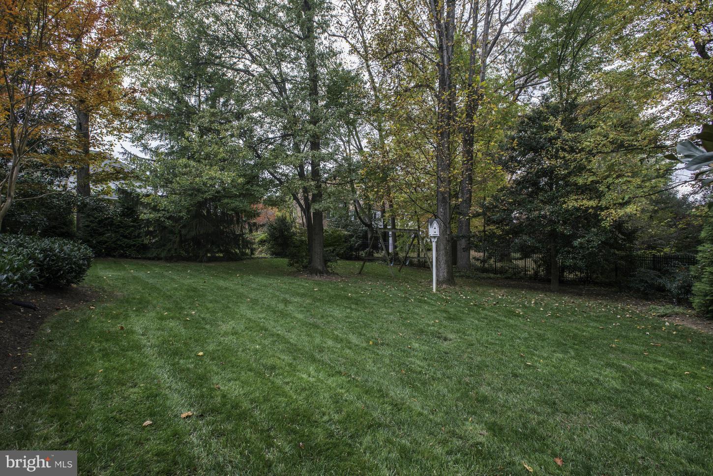 CARDEROCK SPRINGS - Residential