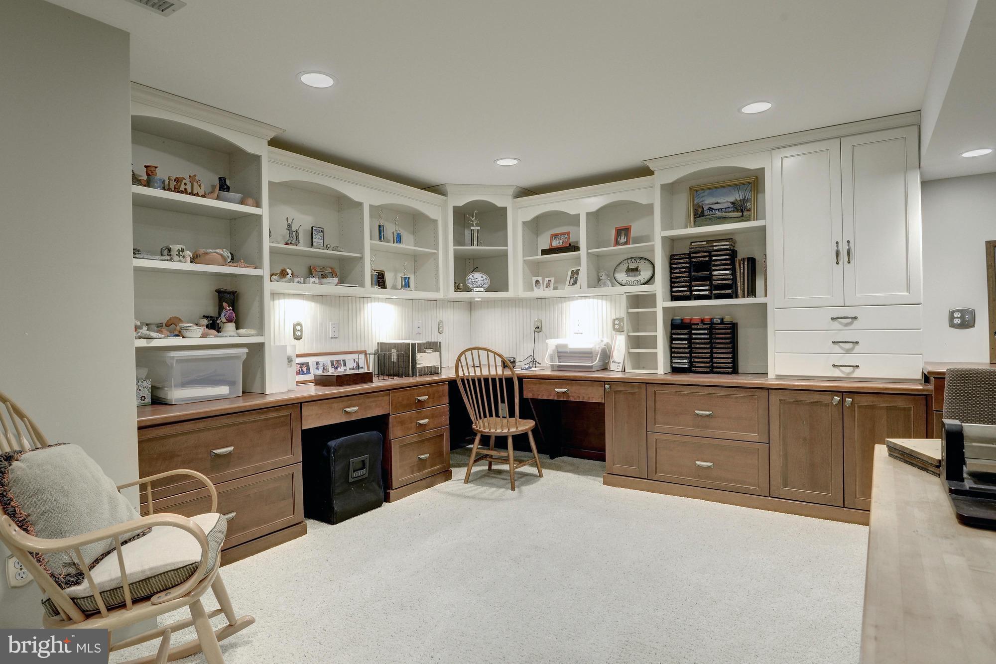 CARDEROCK SPRINGS - Residential