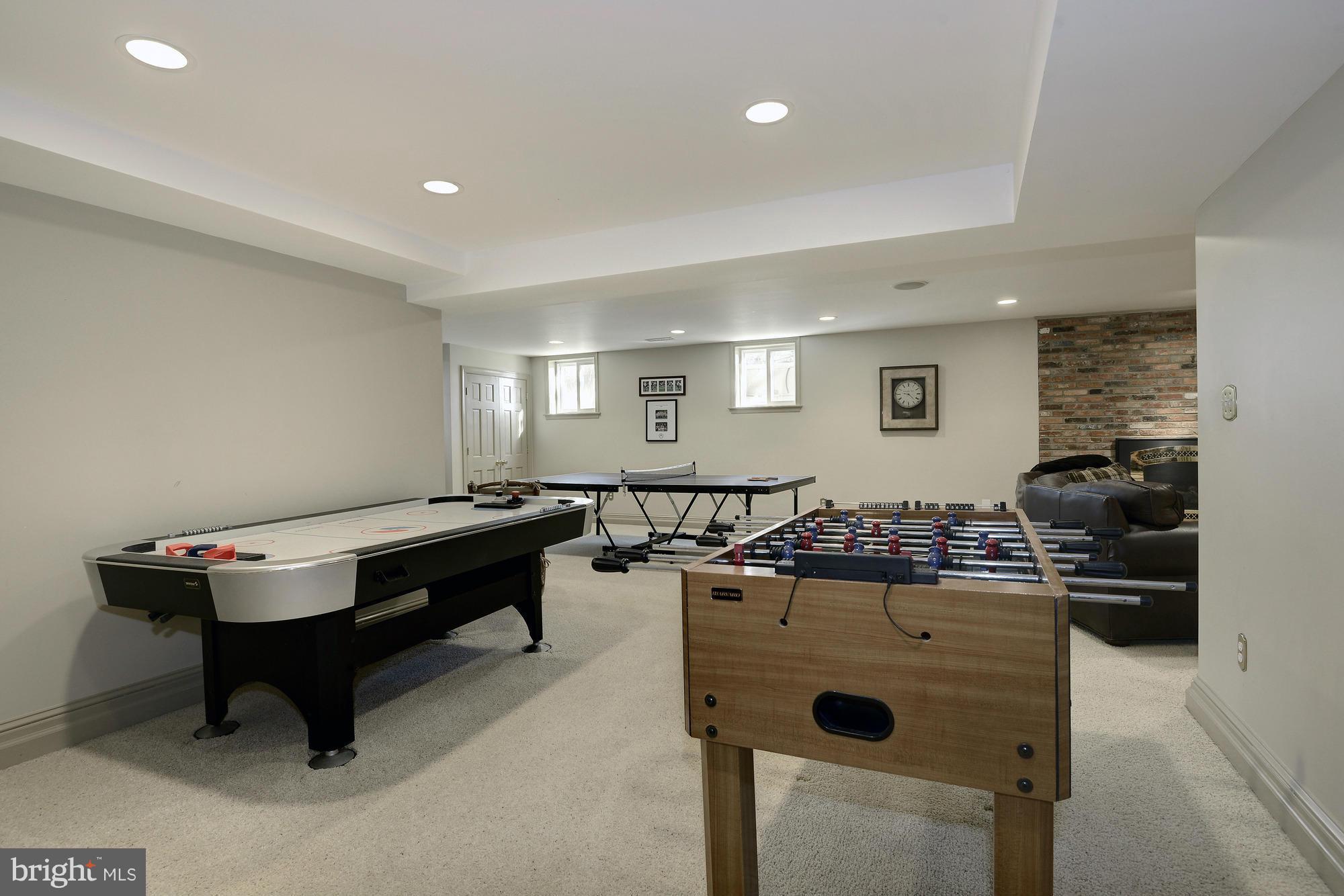 CARDEROCK SPRINGS - Residential