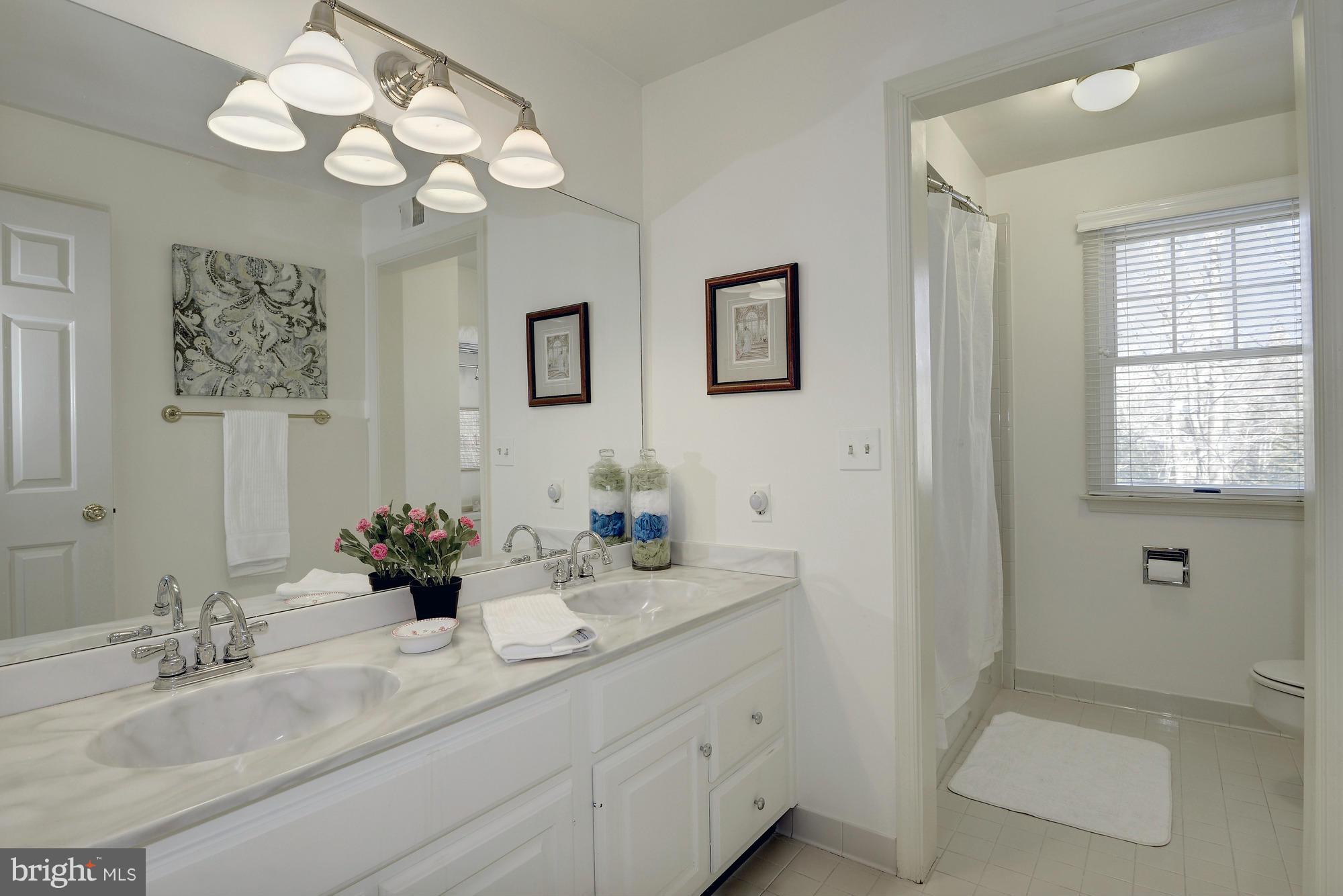 CARDEROCK SPRINGS - Residential