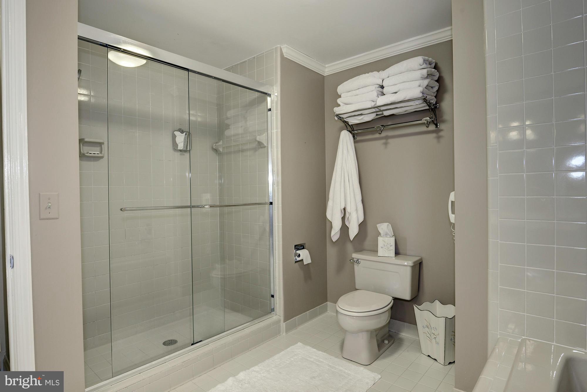 CARDEROCK SPRINGS - Residential