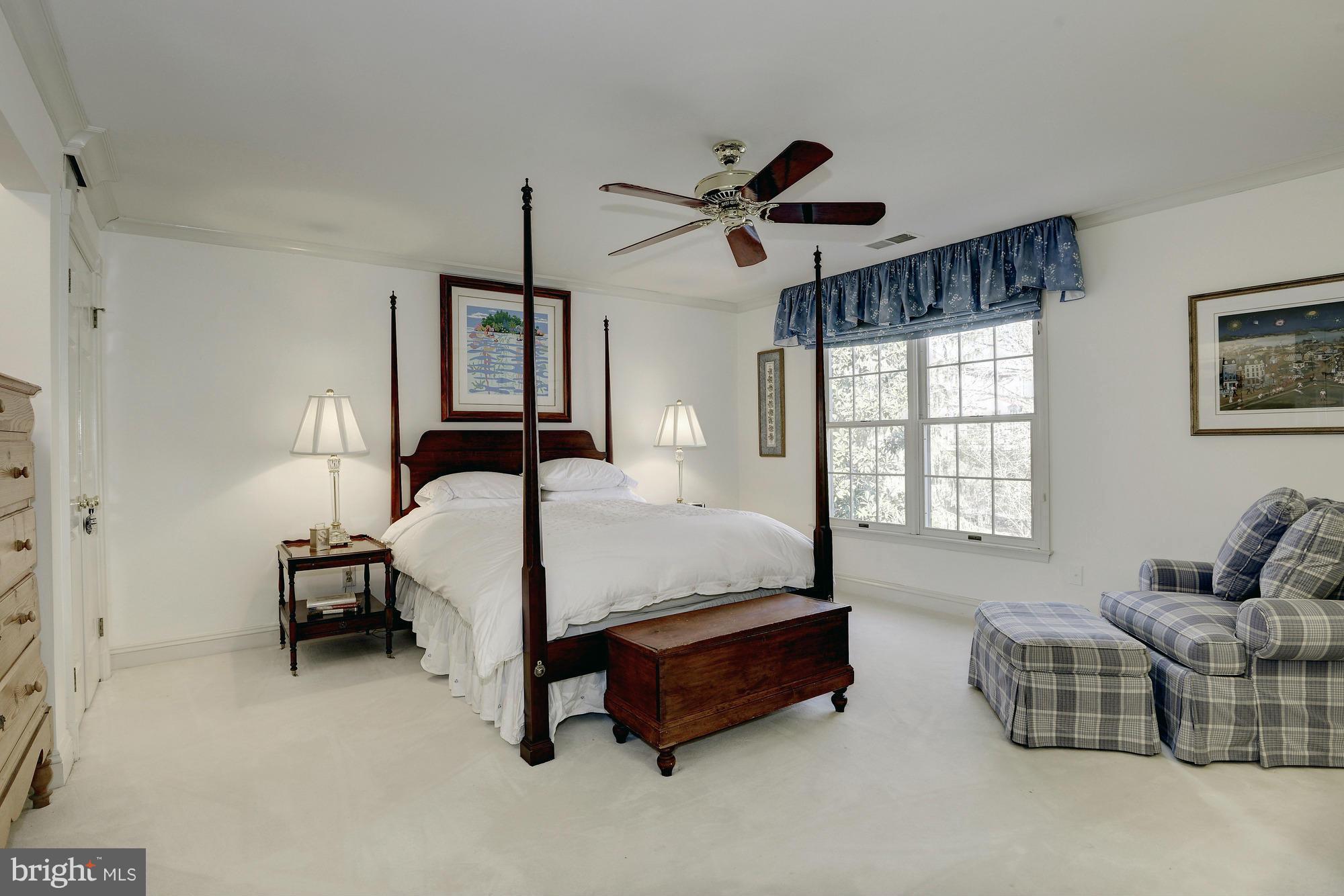 CARDEROCK SPRINGS - Residential