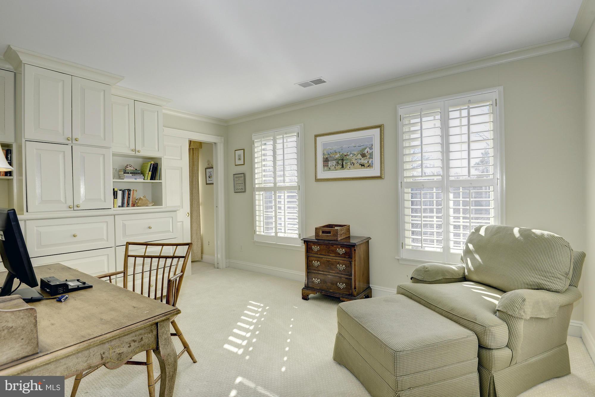 CARDEROCK SPRINGS - Residential