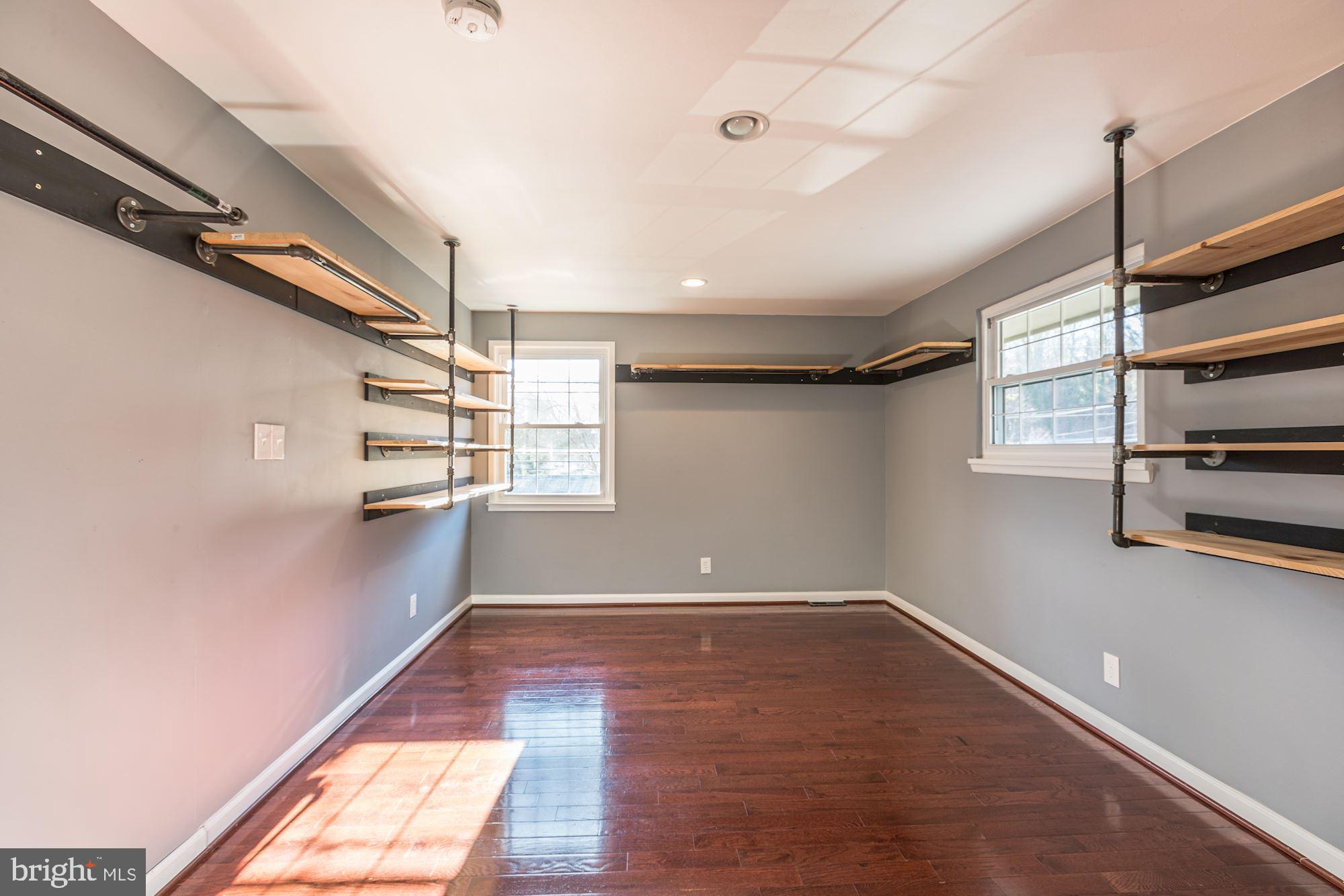 FOREST KNOLLS 01 - Residential