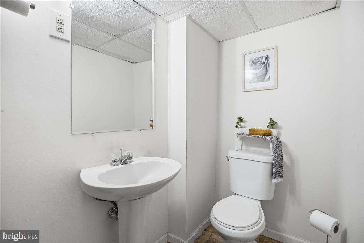 CALVERT TOWNE TOWNHOUSES - Residential