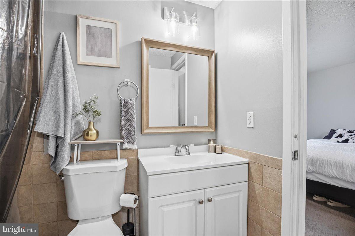 CALVERT TOWNE TOWNHOUSES - Residential