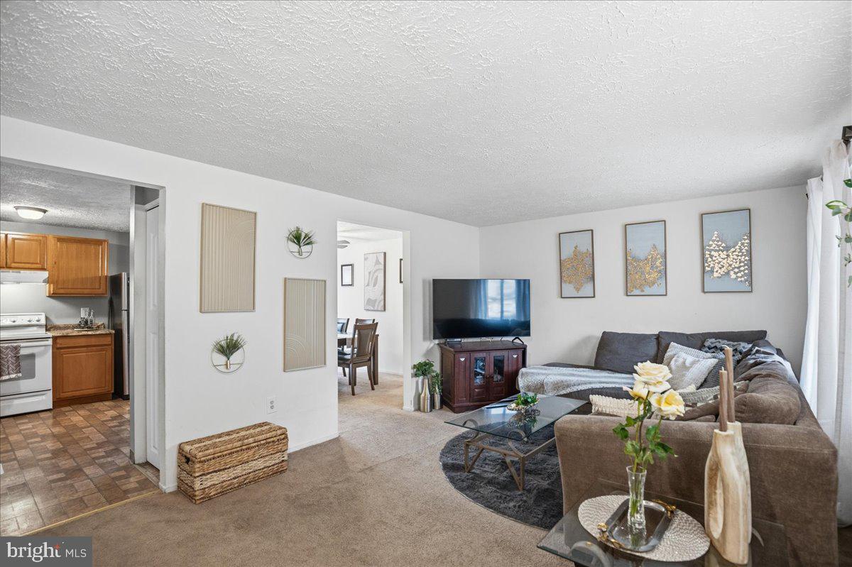 CALVERT TOWNE TOWNHOUSES - Residential